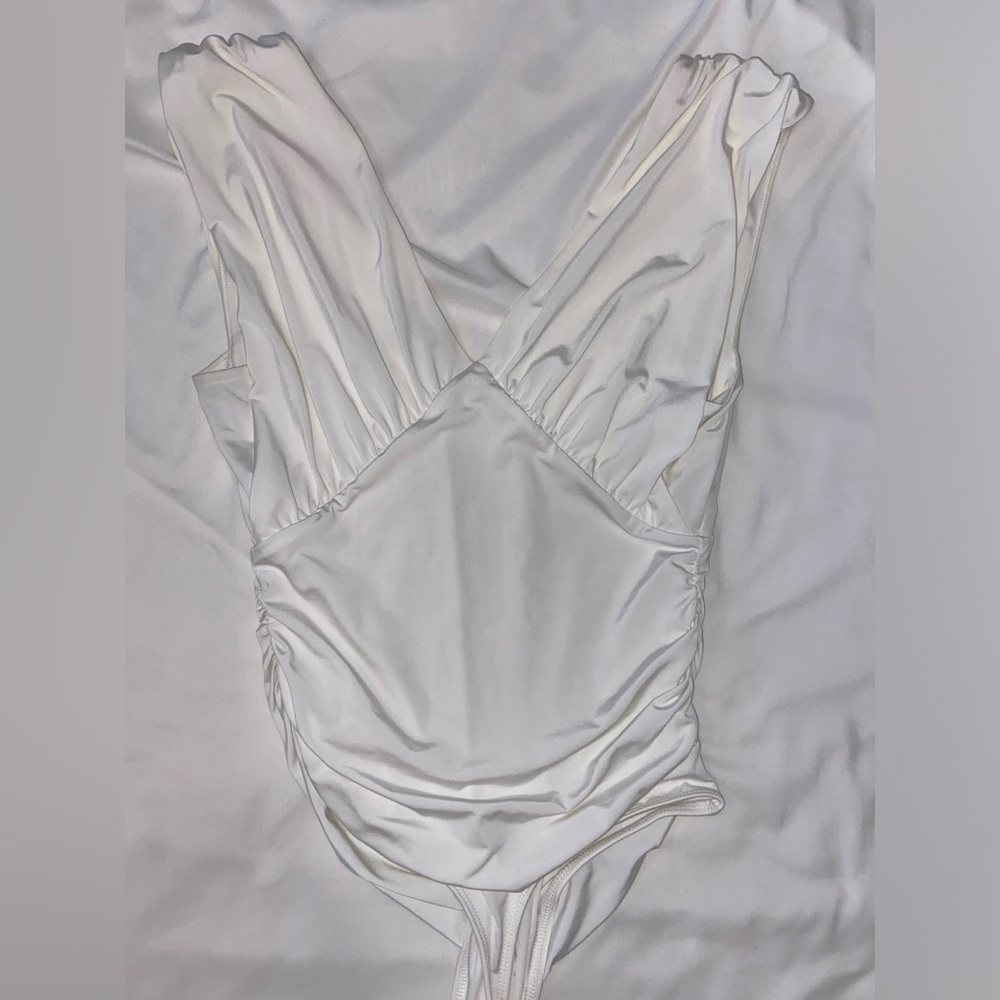 WHITE Express Body Contour Ruched V-Neck Bodysuit 🪶 - Picture 9 of 10